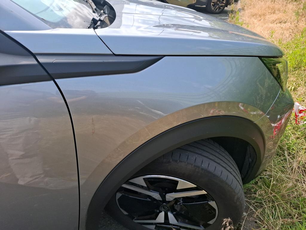 Peugeot 2008 Hybrid 136 e-DCS6 Allure 2024