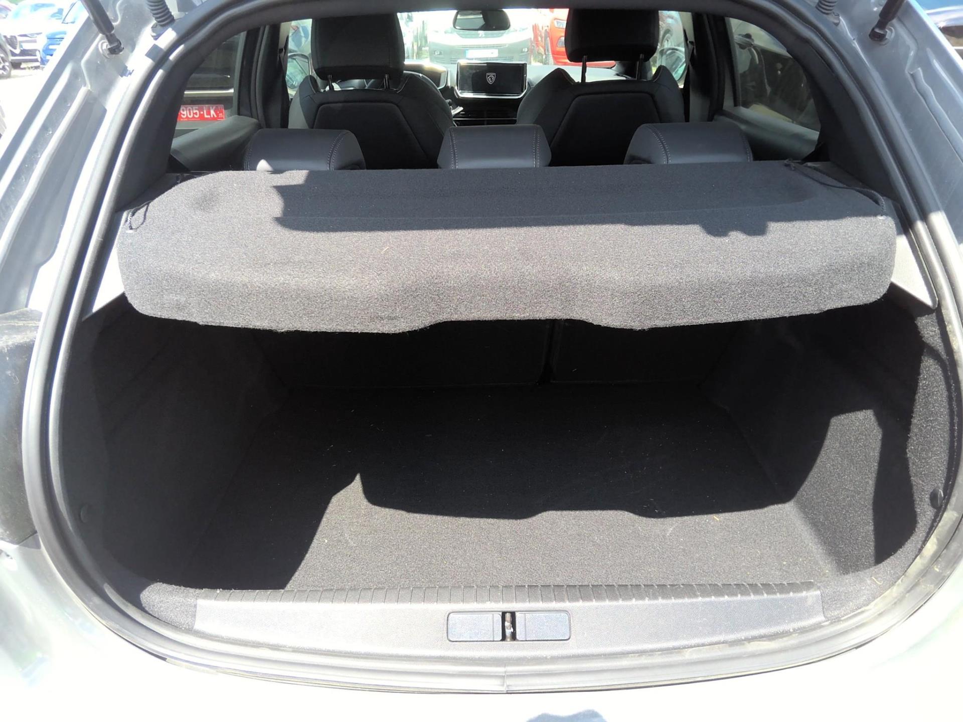 Peugeot 208 Hybrid 110 e-DCS6 GT 2025