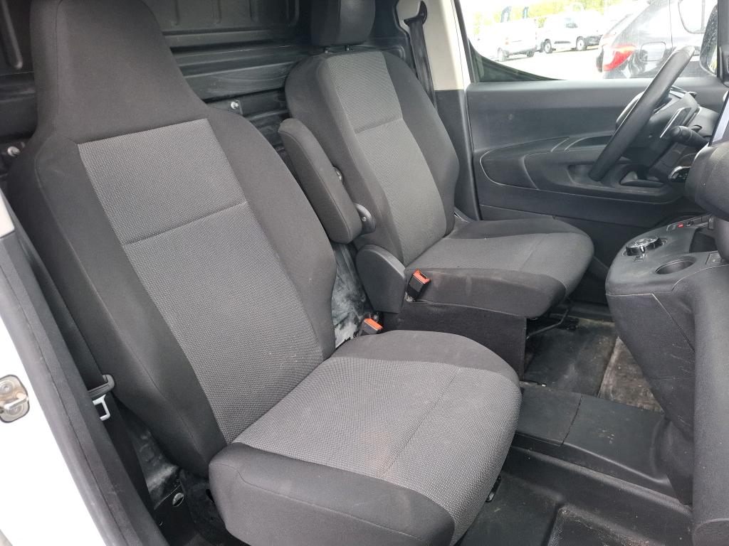 Peugeot PARTNER FOURGON STANDARD 650 KG BLUEHDI 130 S&S EAT8 PREMIUM 2021
