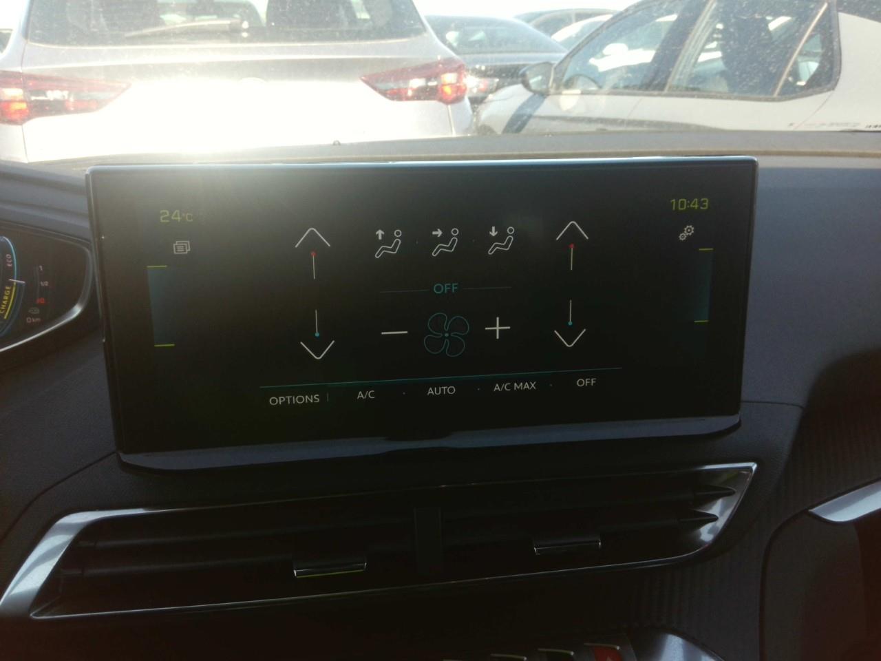 Foto Peugeot 3008 Hybrid 17