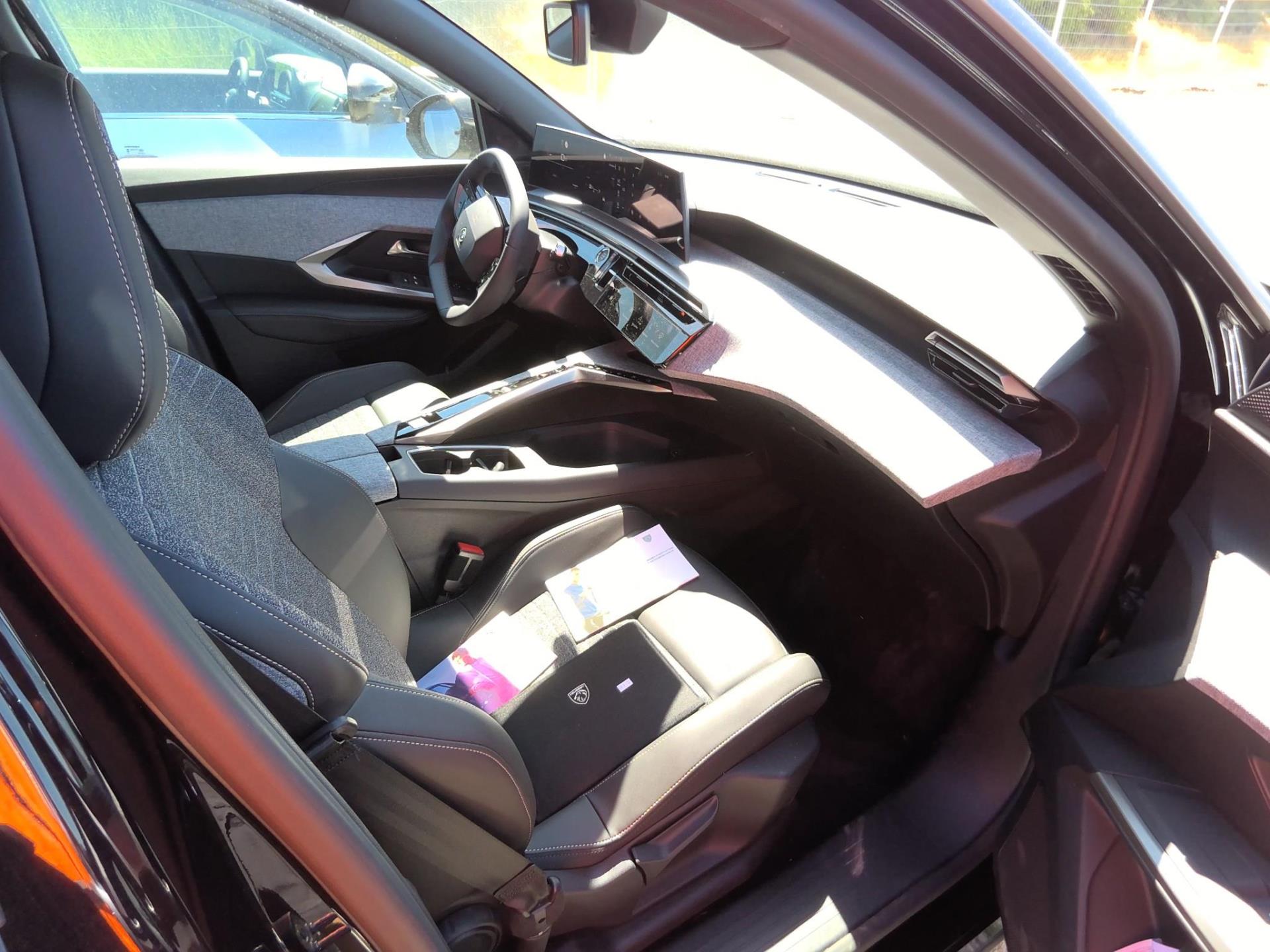 Peugeot 3008 Hybrid 145 e-DCS6 Allure 2025