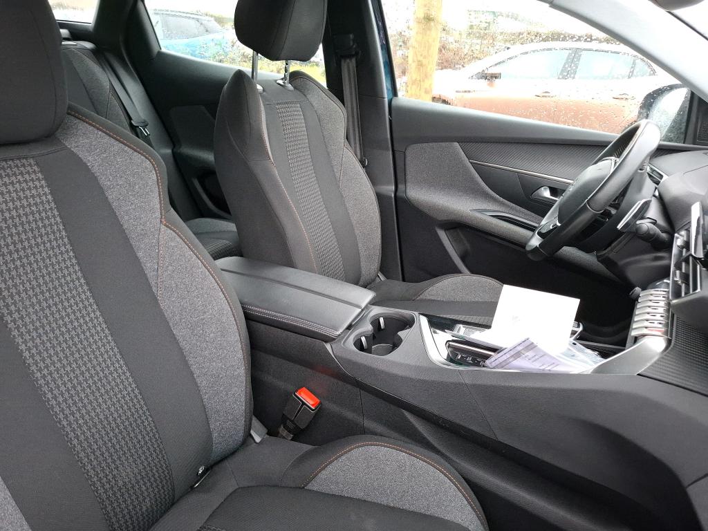 Peugeot 3008 BlueHDi 130ch S&S EAT8 Active Pack 2022