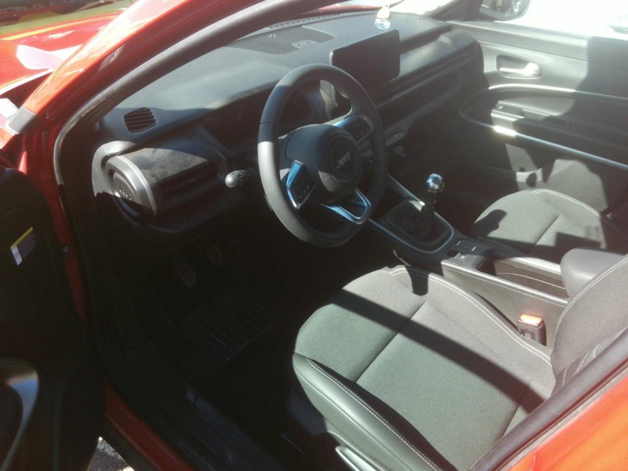 Foto Jeep AVENGER 6