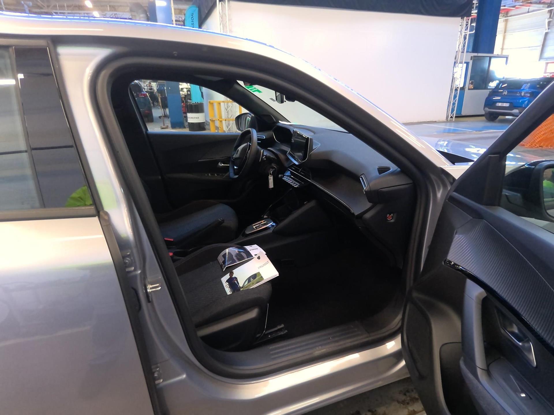 Peugeot 2008 Hybrid 145 ch e-DCS6 Style 2025