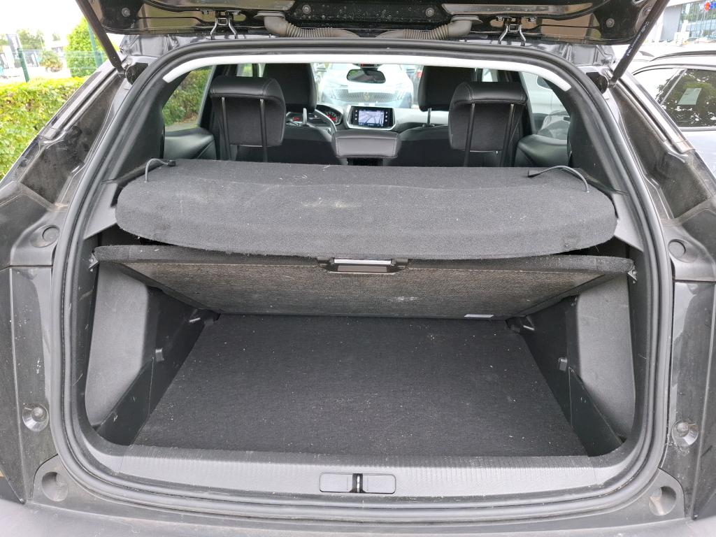 Peugeot 2008 BlueHDi 130 S&S EAT8 Allure 2022