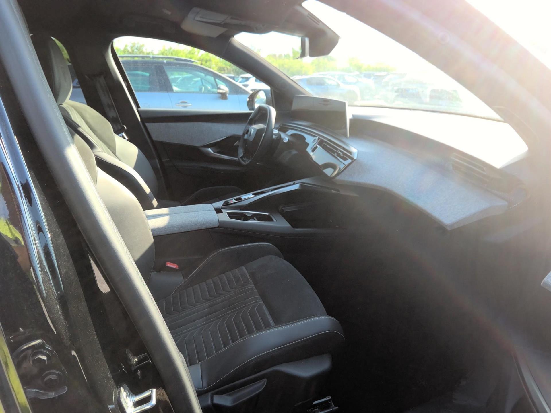 Peugeot 5008 Hybrid 136 e-DCS6 GT 2024