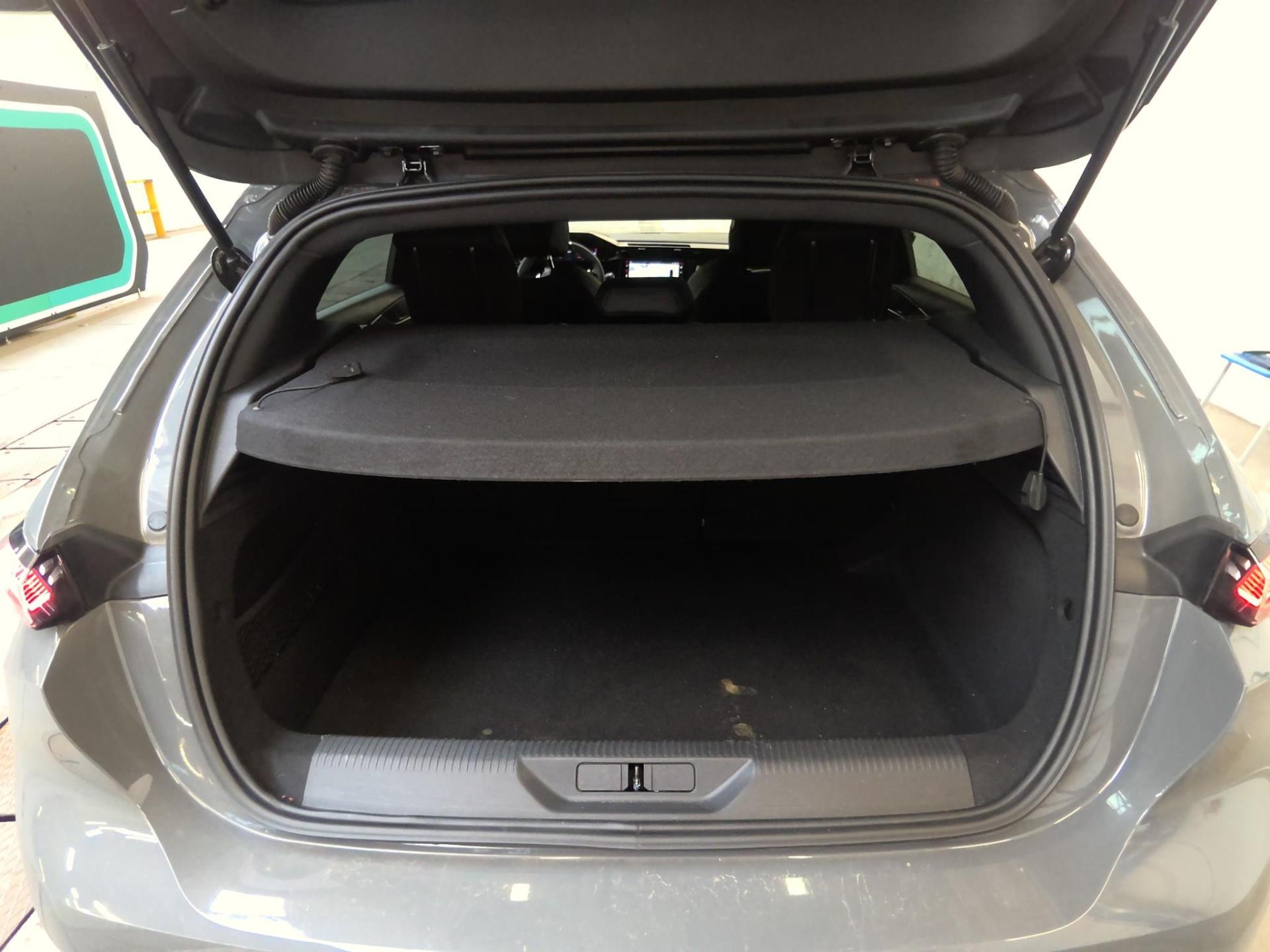 Peugeot 308 Hybrid 145 e-DCS6 GT 2025