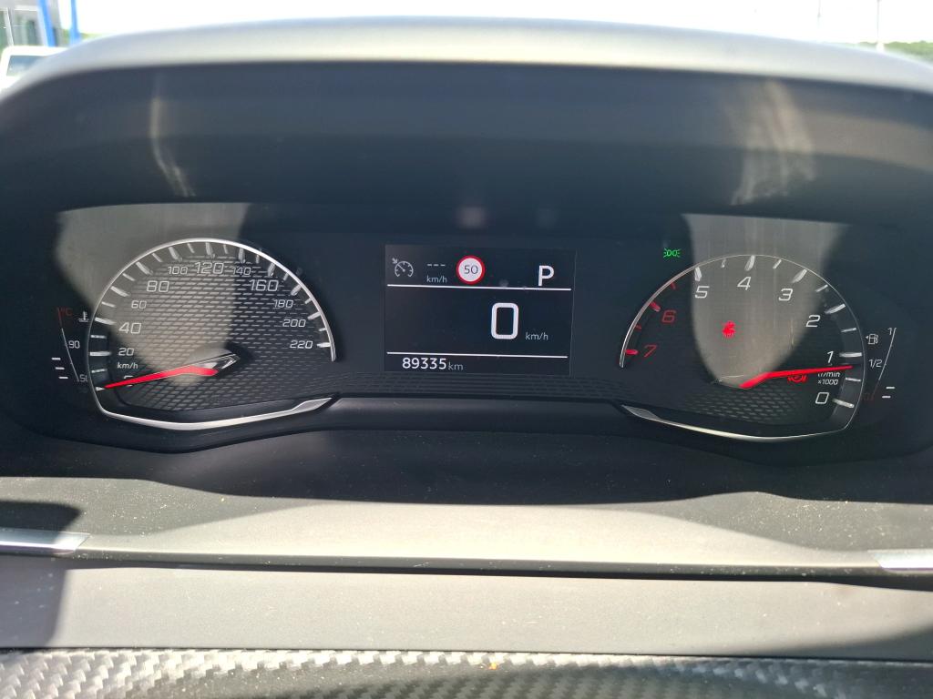 Peugeot 2008 BlueHDi 130 S&S EAT8 Allure 2021