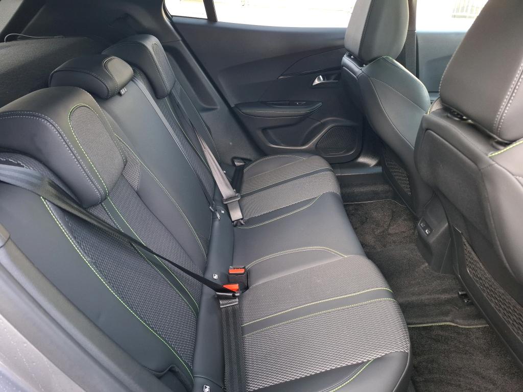 Peugeot 2008 PureTech 130 S&S EAT8 GT 2024