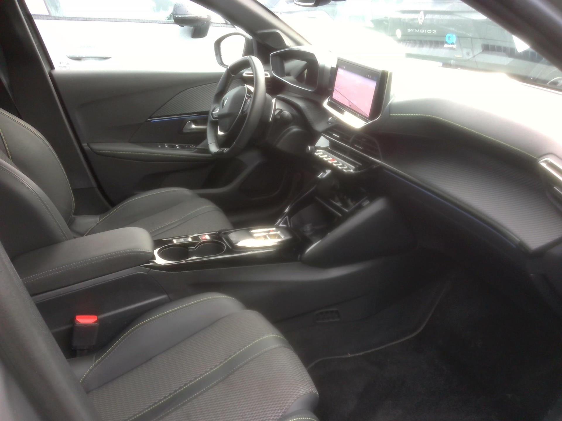 Peugeot 208 Hybrid 110 e-DCS6 GT 2025