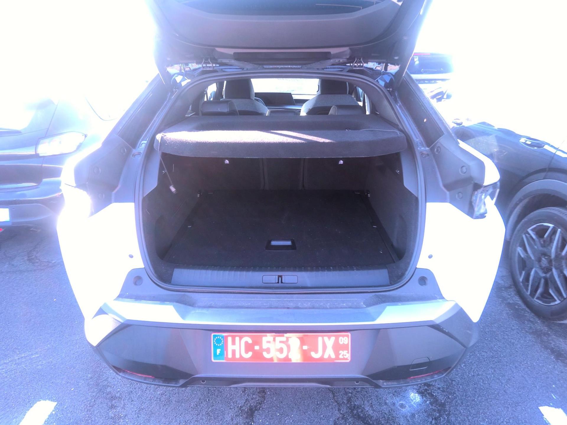 Peugeot 3008 Hybrid 136 e-DCS6 GT 2025
