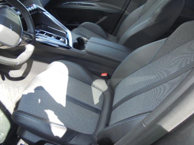 Foto Peugeot 3008 Hybrid 12