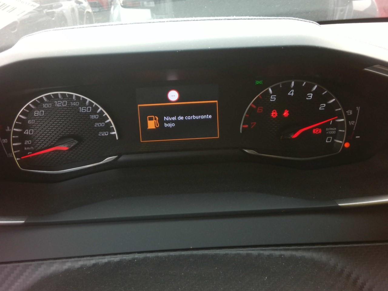 Foto Peugeot 208 8