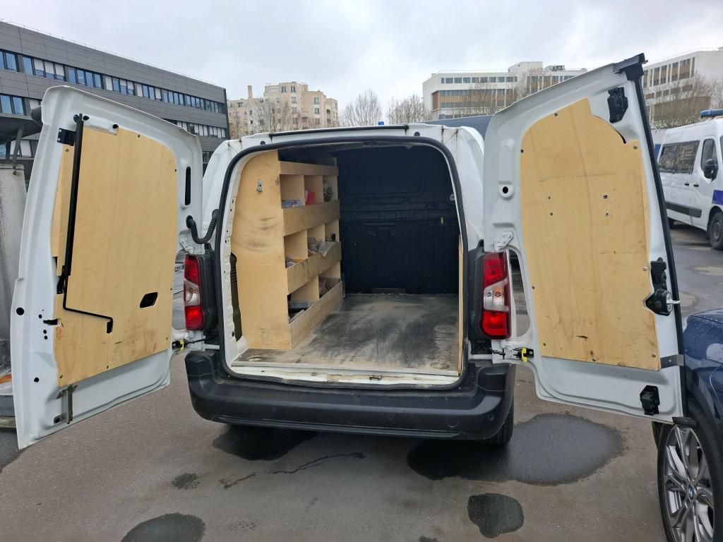 Peugeot PARTNER FOURGON STANDARD 650 KG BLUEHDI 130 S&S EAT8 ASPHALT 2021