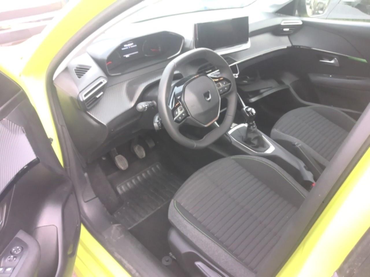 Foto Peugeot 208 4