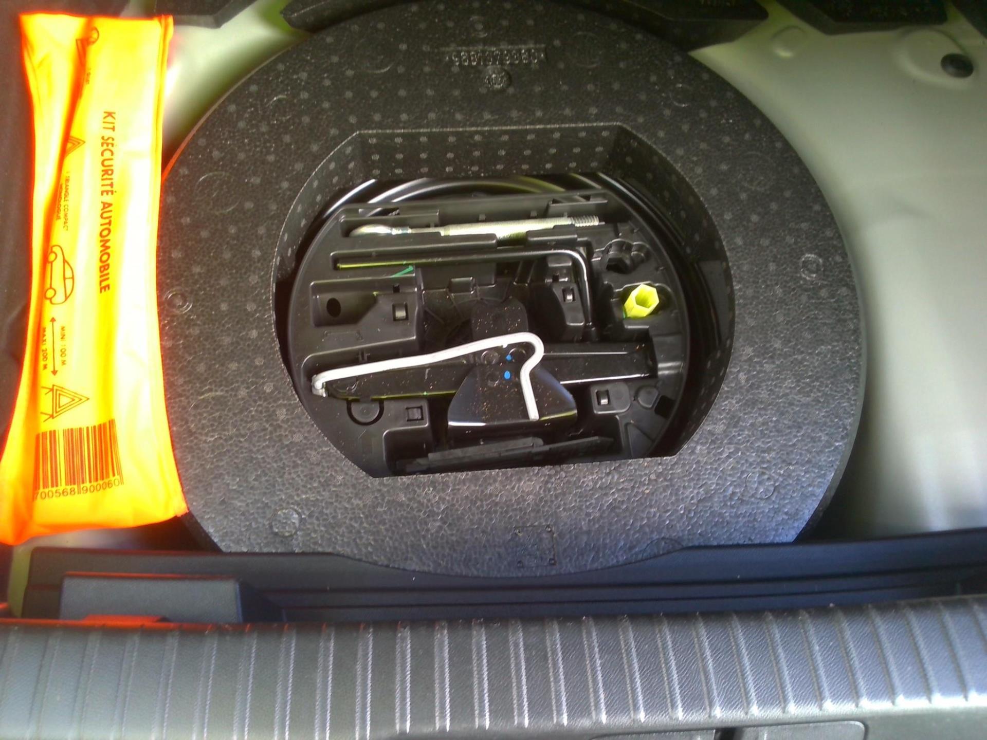 DS DS 3 PureTech 130 EAT8 Performance Line 2024