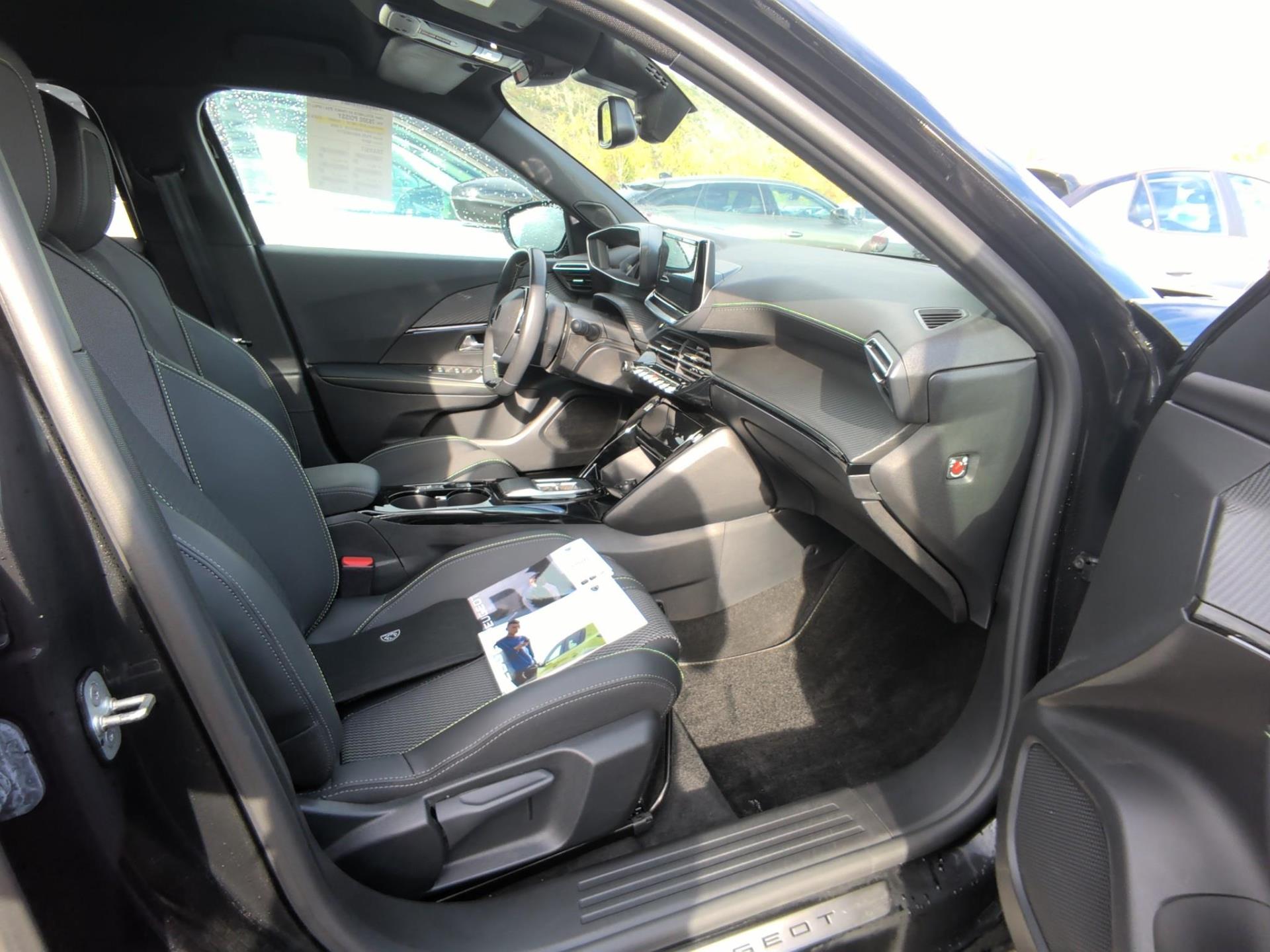 Peugeot 2008 Electrique 156 ch 54 kWh GT 2025