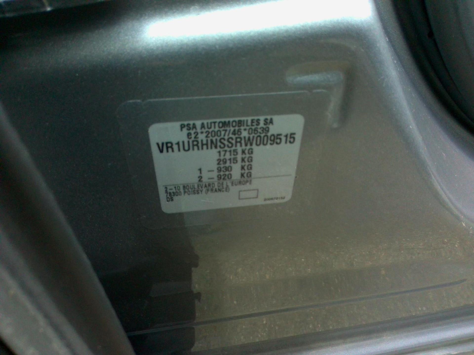 DS DS 3 PureTech 130 EAT8 Performance Line 2024