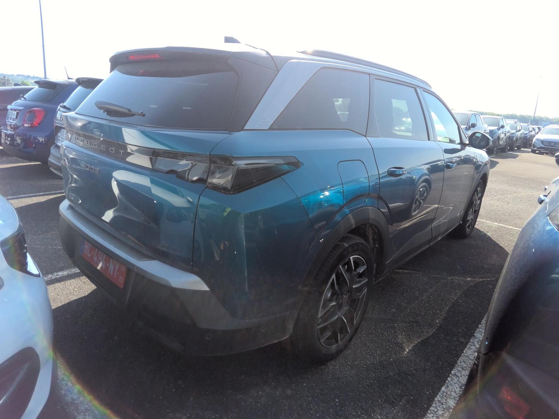 Peugeot 5008 Hybrid 136 e-DCS6 GT 2025