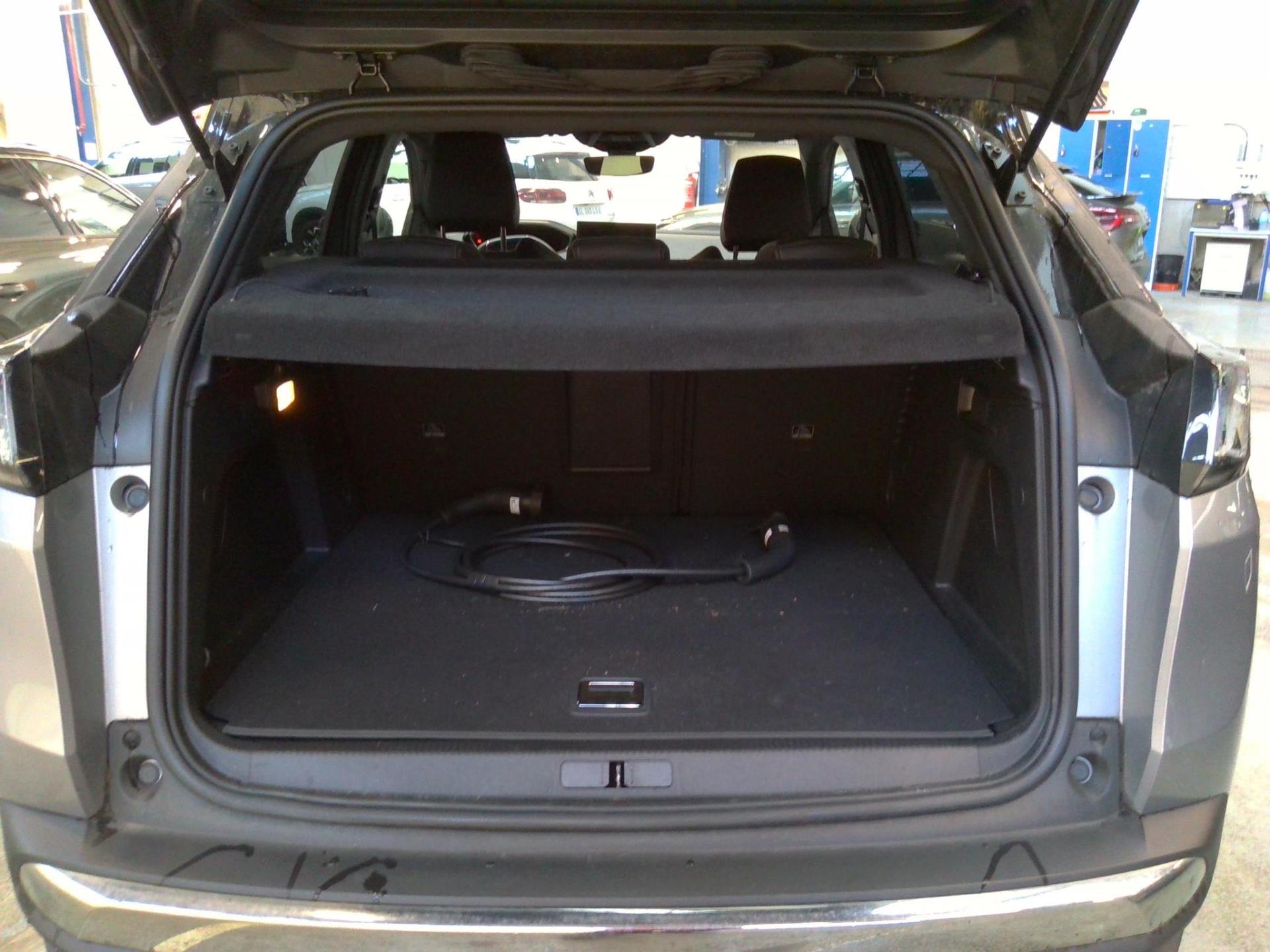 Peugeot 3008 Hybrid4 300 e-EAT8 GT 2022