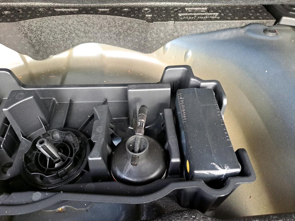 Peugeot 2008 BlueHDi 130 S&S EAT8 Active Business 2021