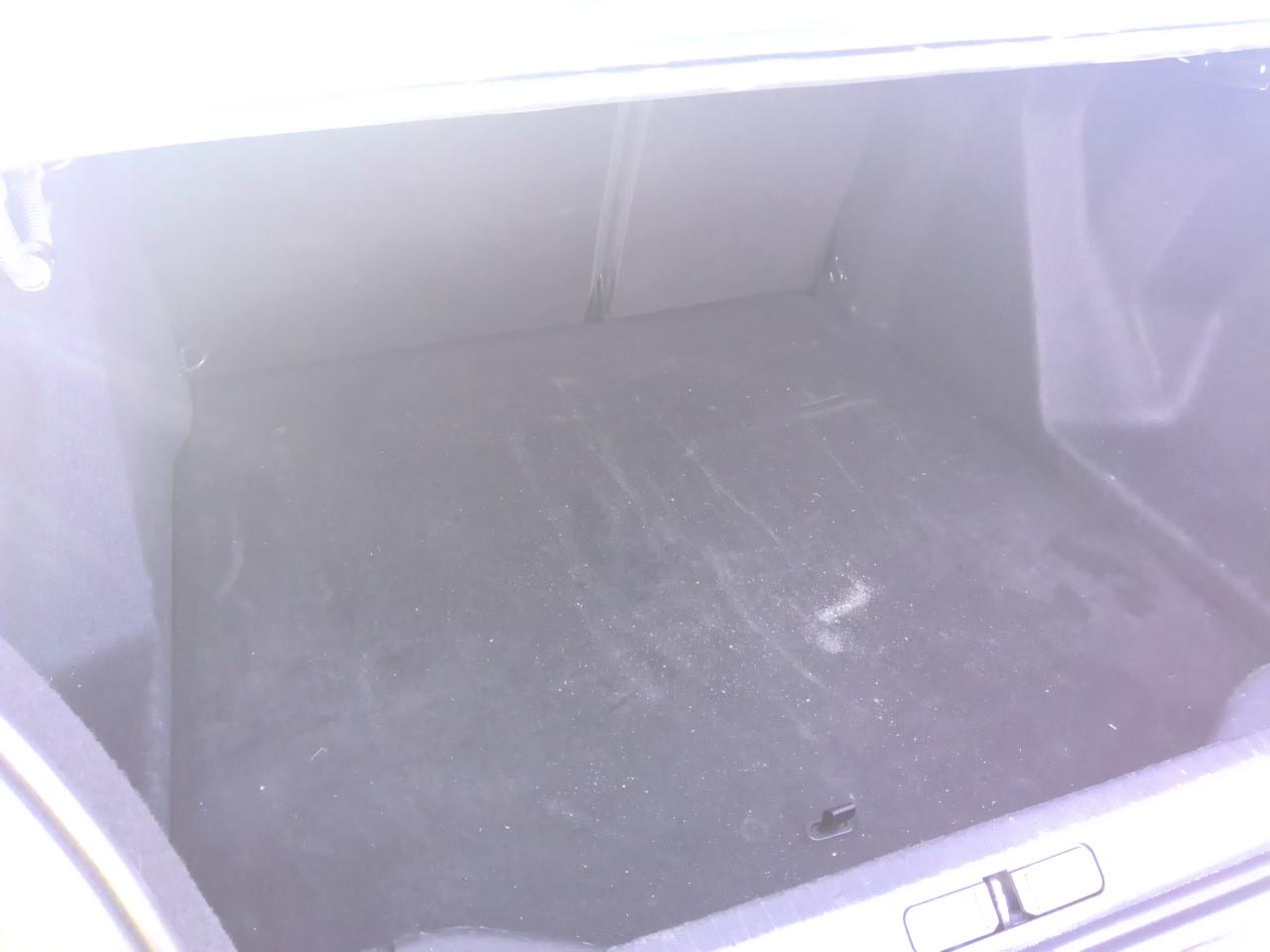 Foto Volvo C4 X 9