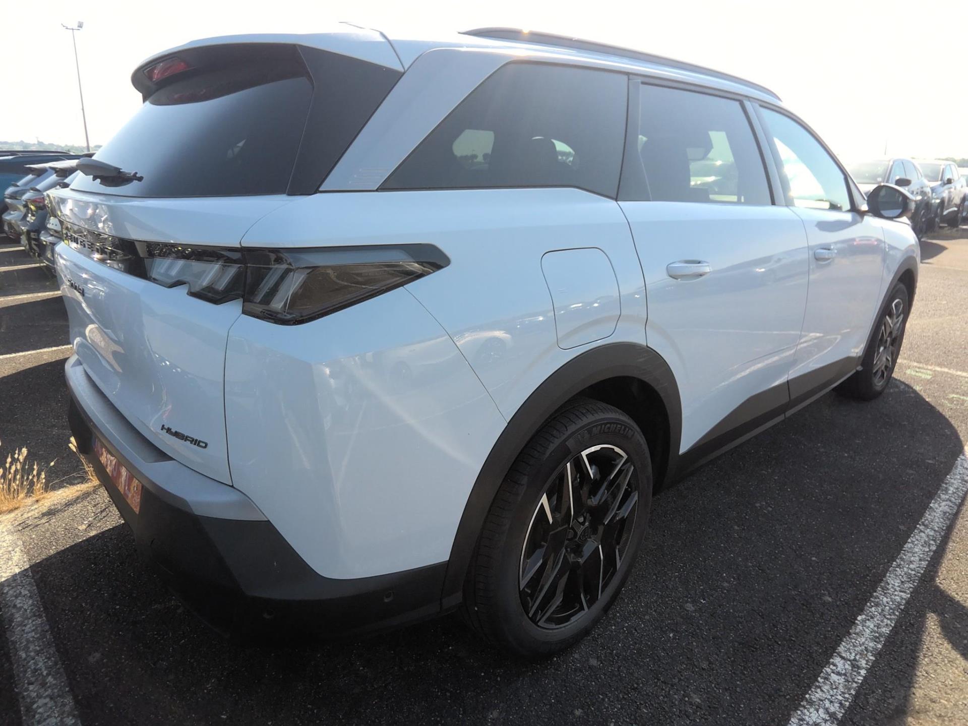 Peugeot 5008 Hybrid 136 e-DCS6 Allure 2025