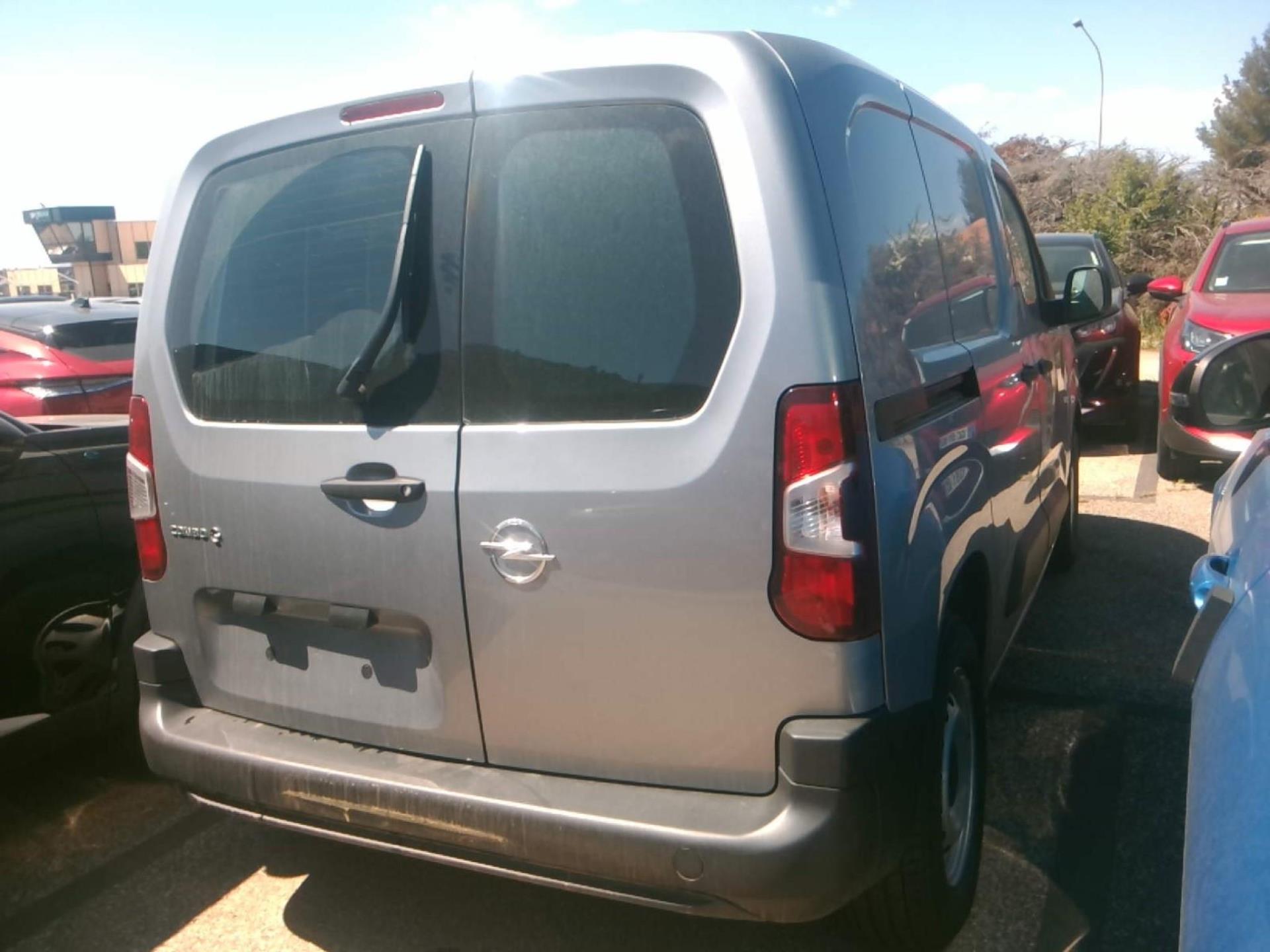 Opel COMBO-E CARGO M 800 KG ELECTRIQUE 100 KW BATTERIE 50 KWH 2023