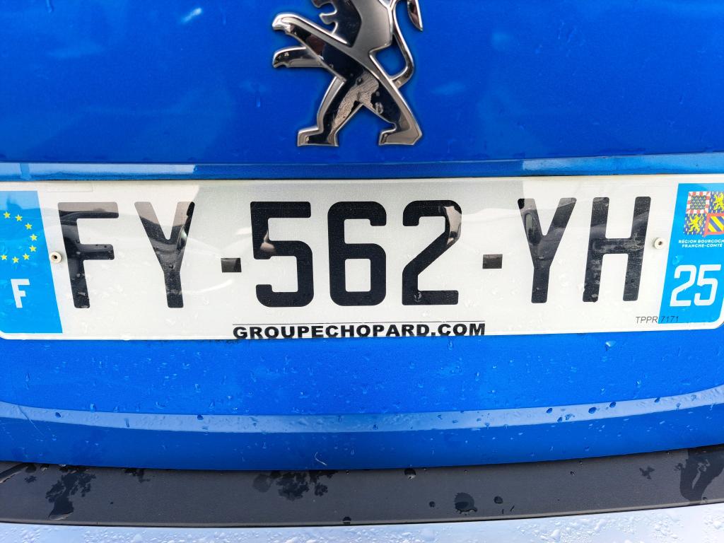 Peugeot 2008 BlueHDi 130 S&S EAT8 Active Business 2021