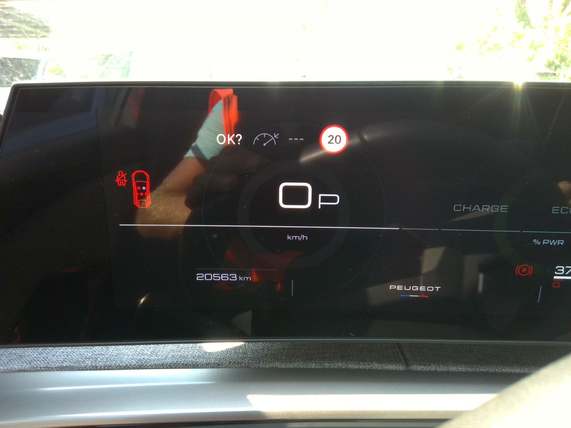 Peugeot 3008 Hybrid 145 e-DCS6 Allure 2025