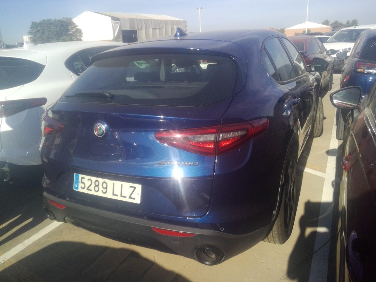 Foto Alfa Romeo Stelvio 3
