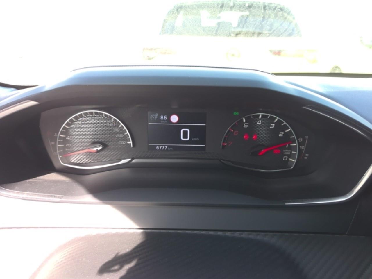 Foto Peugeot 208 5