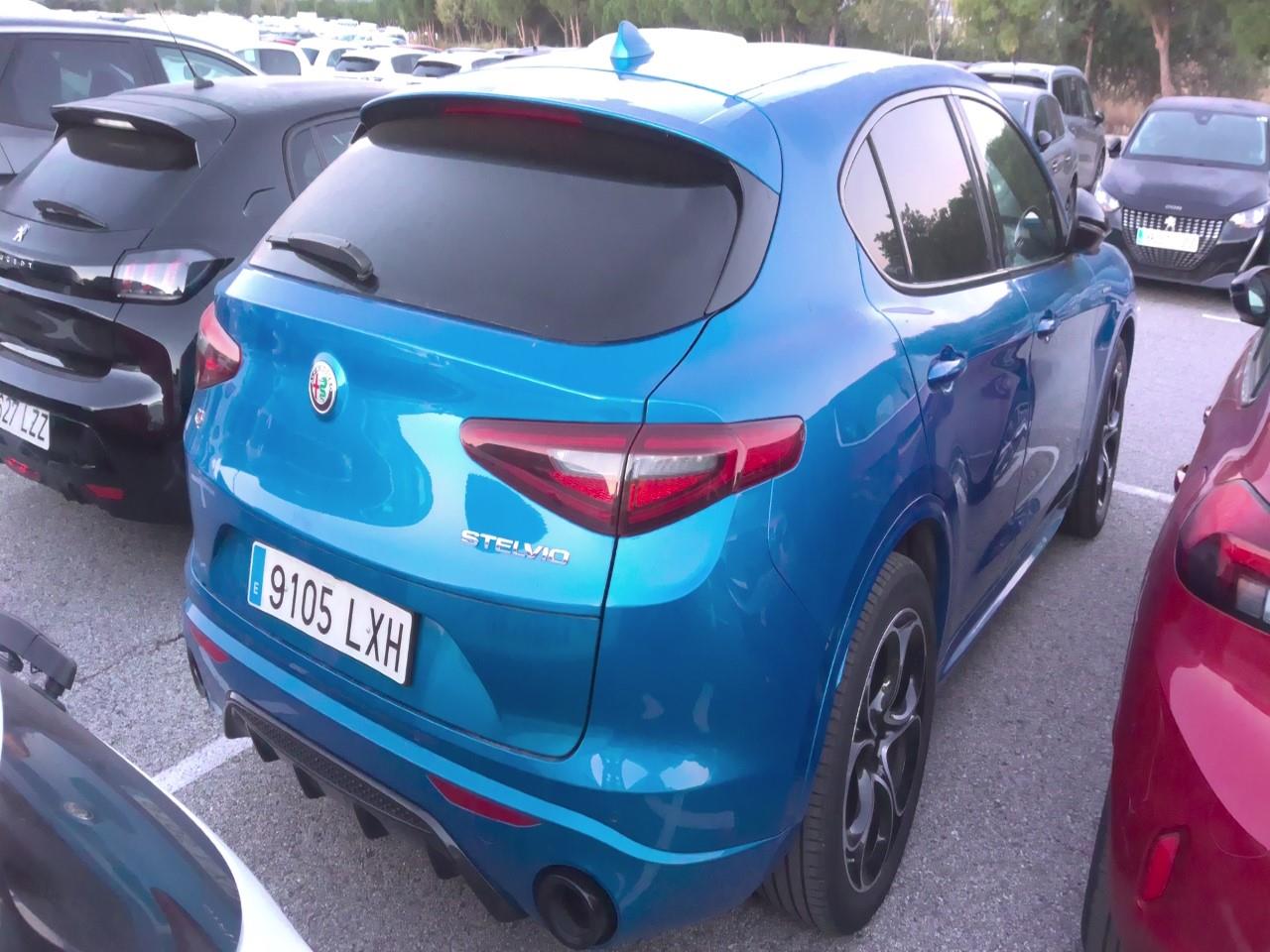 Foto Alfa Romeo Stelvio 3
