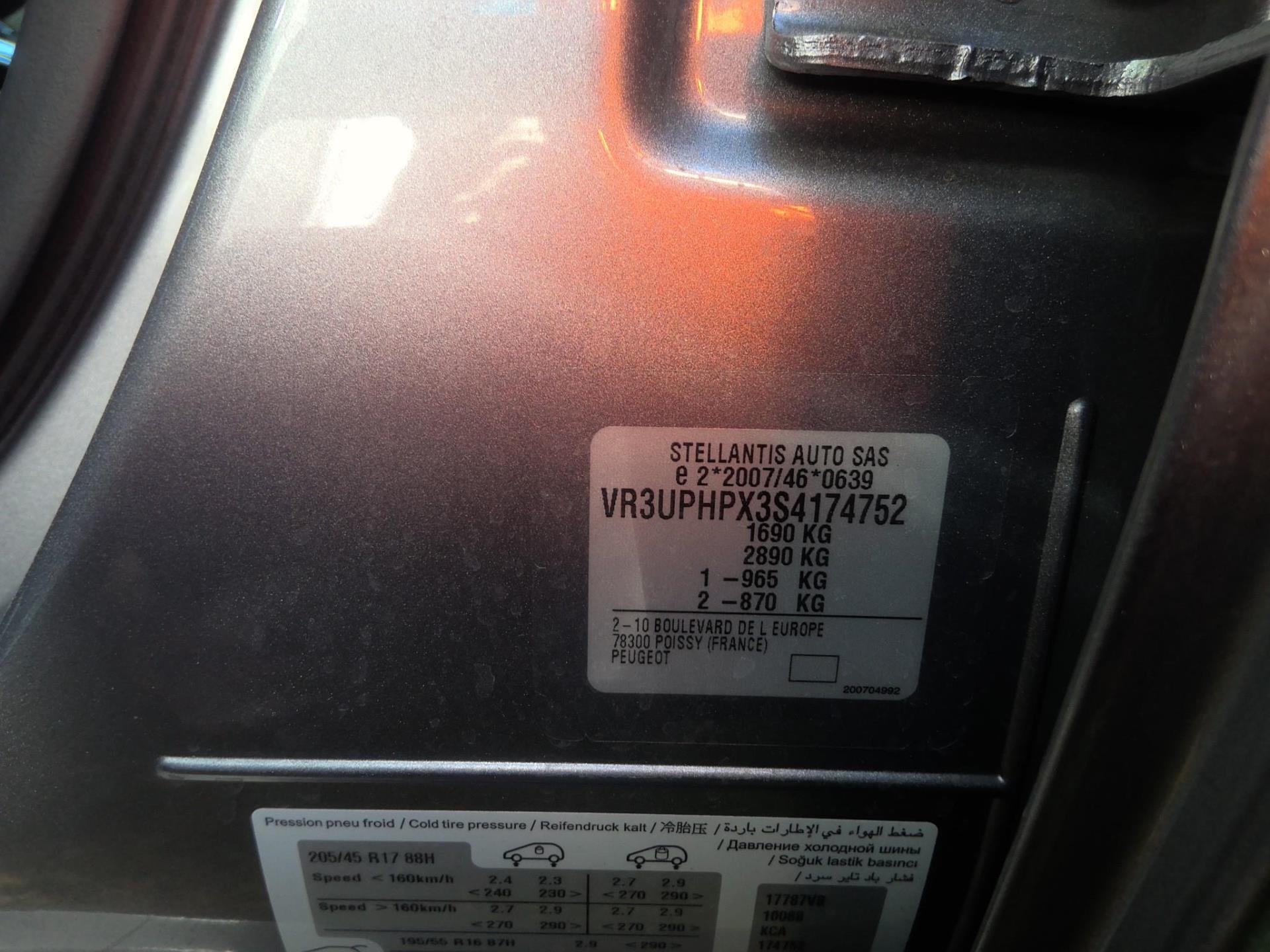 Peugeot 208 Hybrid 110 e-DCS6 GT 2025