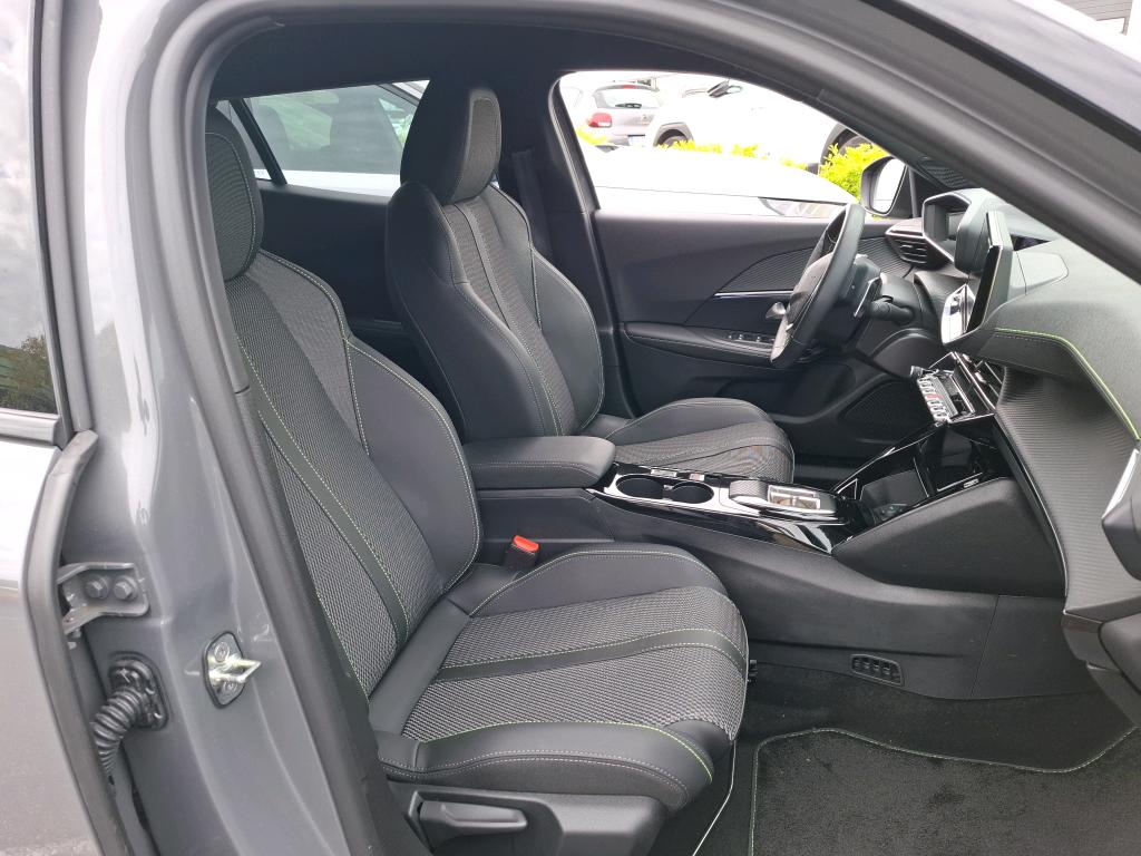 Peugeot 2008 Hybrid 145 e-DCS6 GT 2025