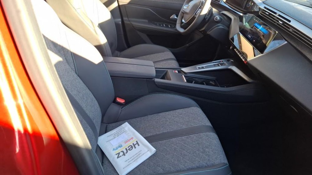 Foto Peugeot 408 13