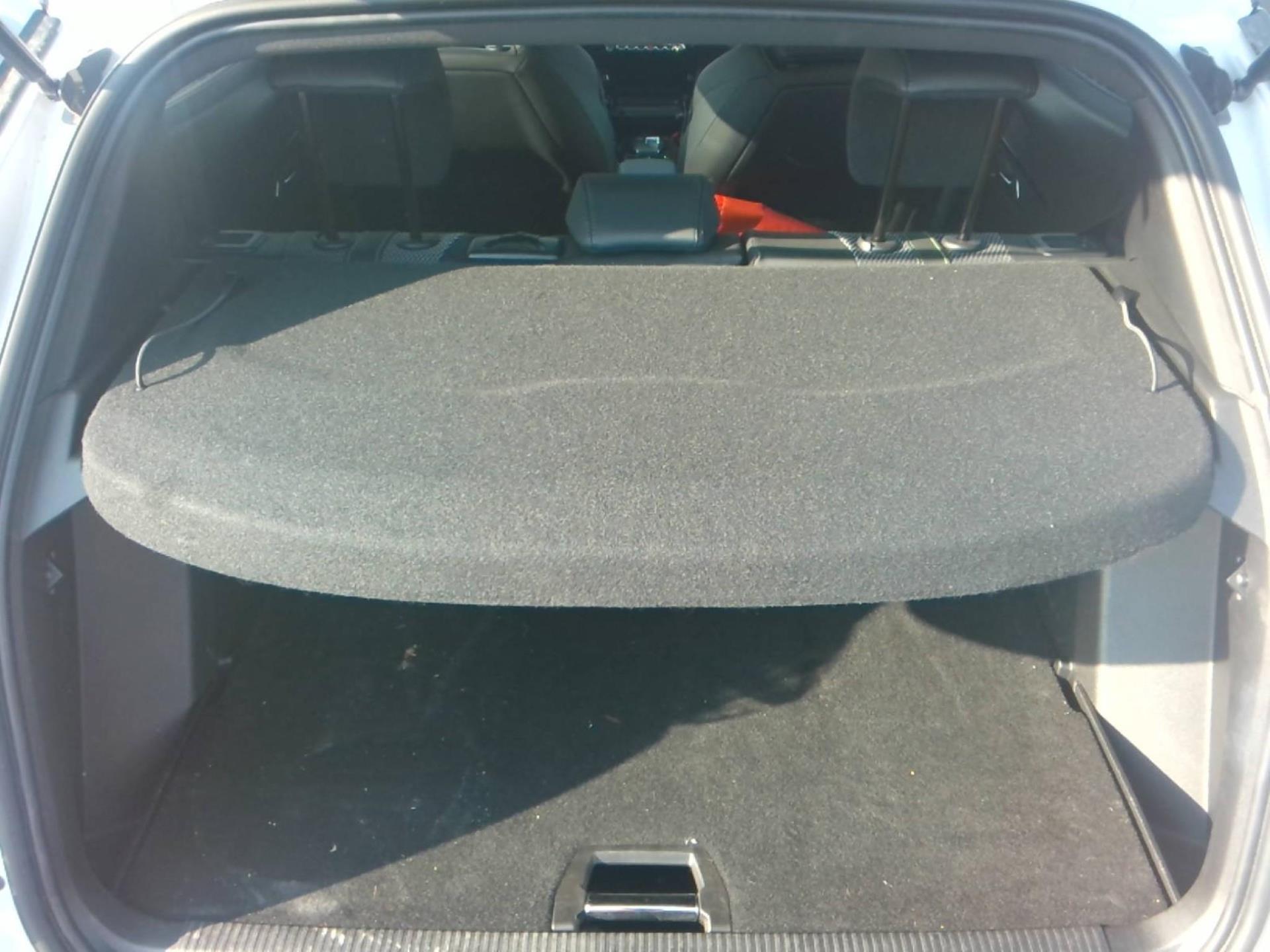 Peugeot 2008 Hybrid 136 e-DCS6 GT 2025
