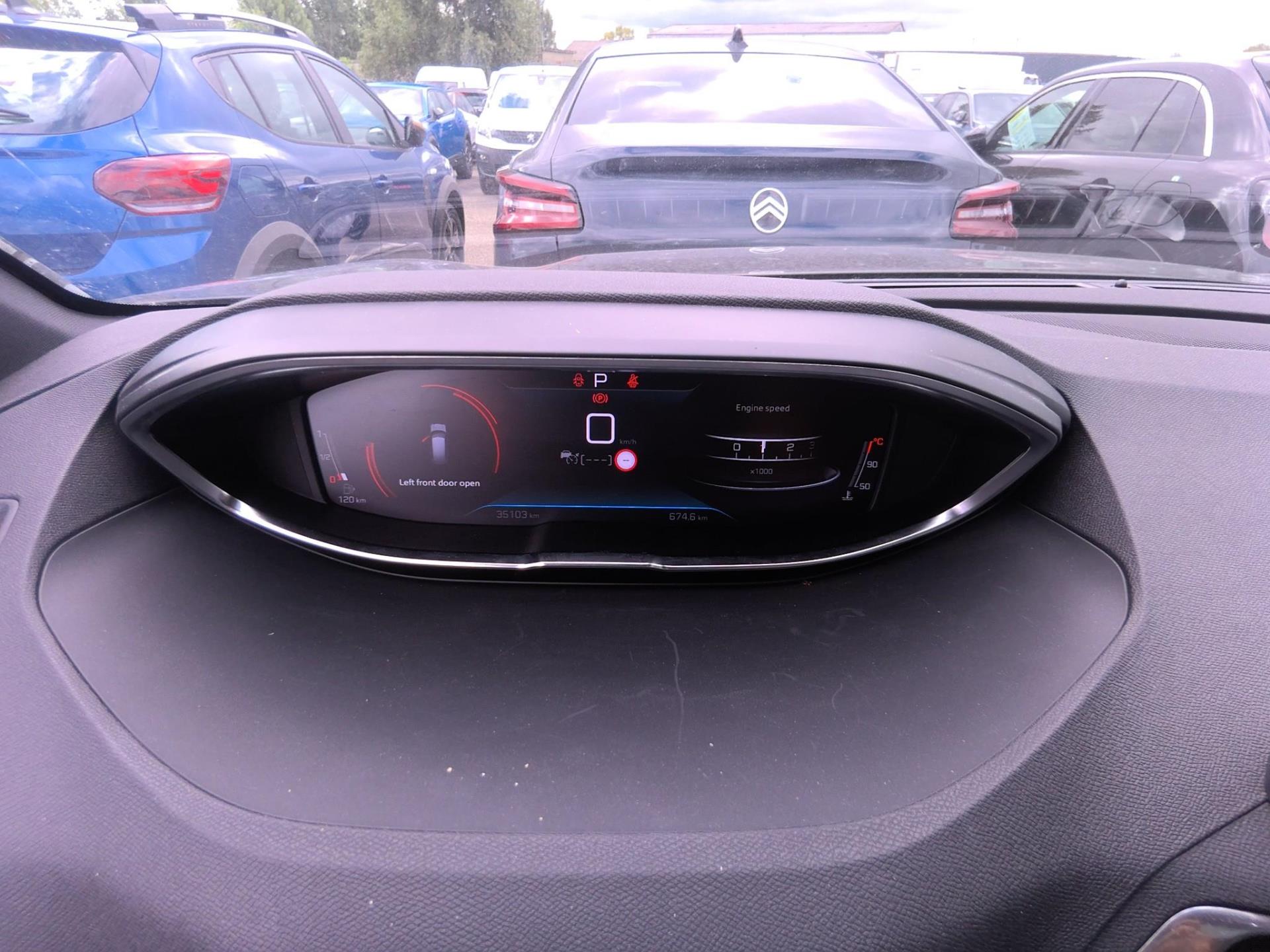 Peugeot 5008 Hybrid 136 e-DCS6 GT 2024