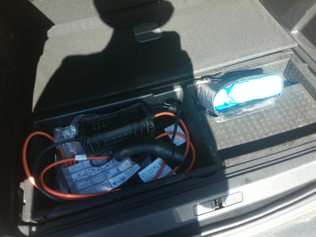 Foto Peugeot 3008 Hybrid 14