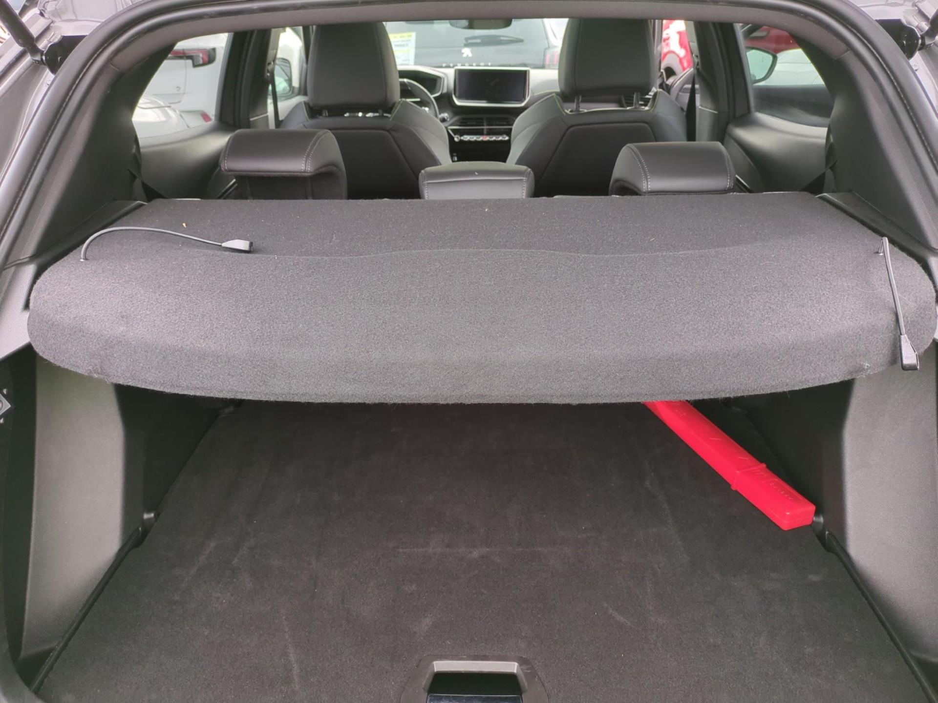 Peugeot 2008 Hybrid 136 e-DCS6 GT 2024