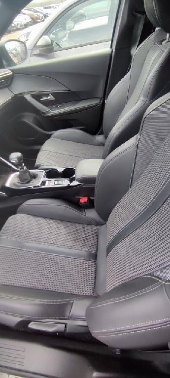 Foto Peugeot 2008 11