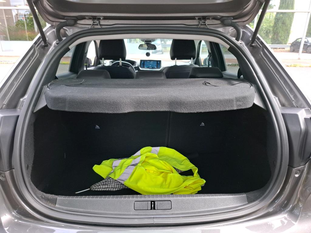 Peugeot 208 PureTech 100 S&S EAT8 Allure Business 2021