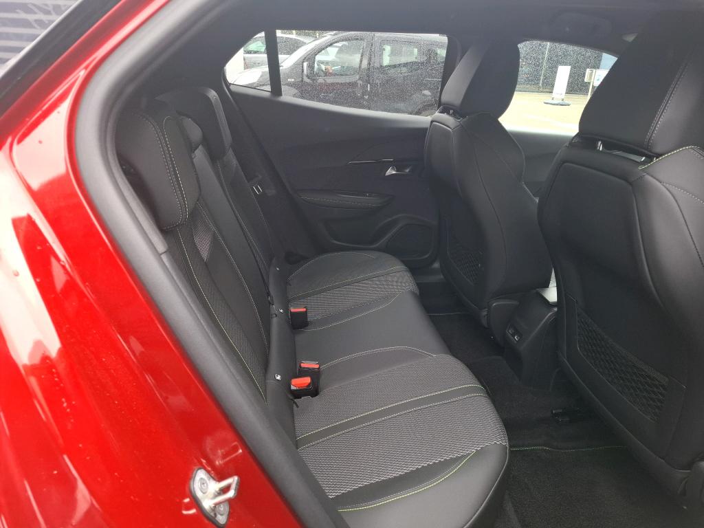 Peugeot 2008 PureTech 130 S&S EAT8 GT 2024