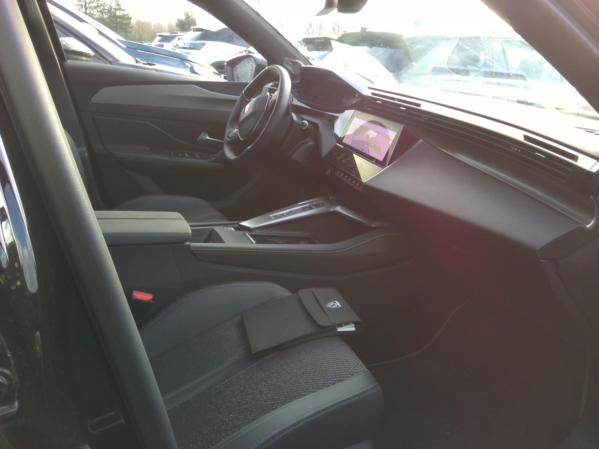 Peugeot 308 PHEV 225 e-EAT8 GT 2024