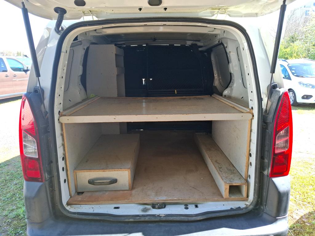 Peugeot PARTNER FOURGON STANDARD 1.6 BLUEHDI 100 BVM5 PREMIUM 2018