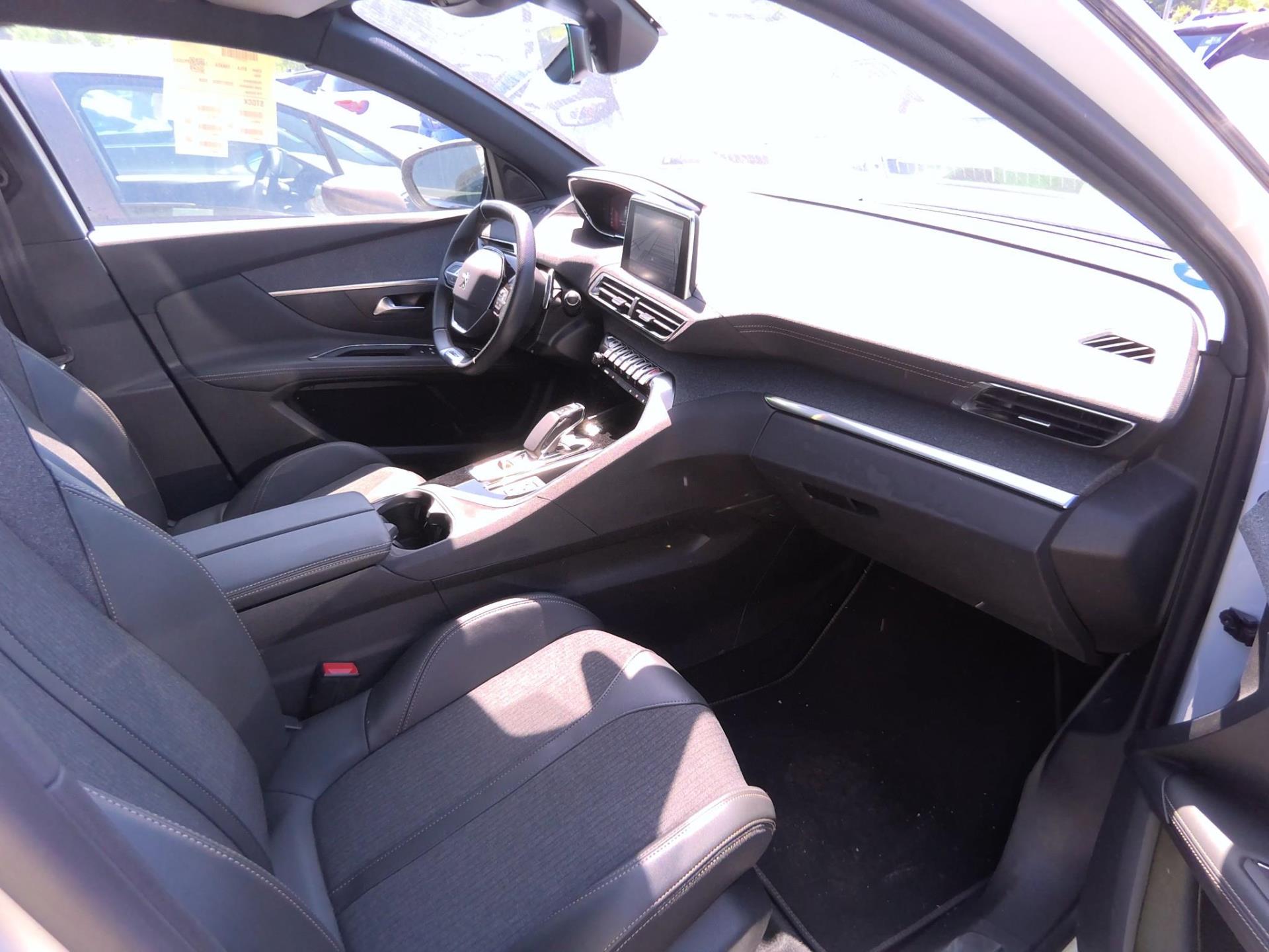 Peugeot NV 3008 SUV 