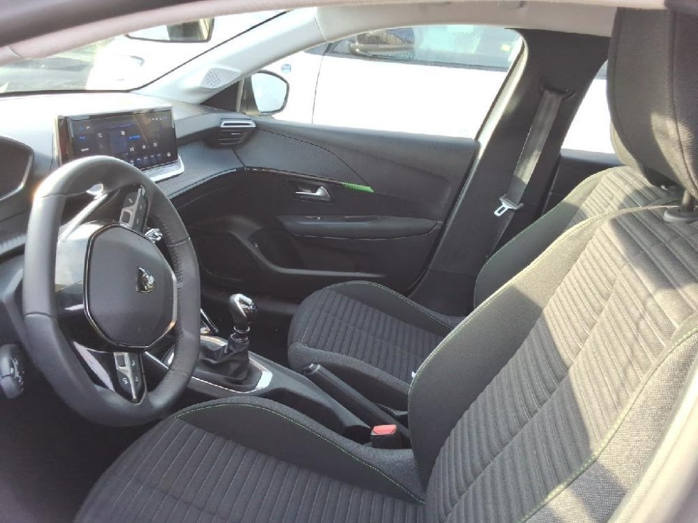 Foto Peugeot 208 11
