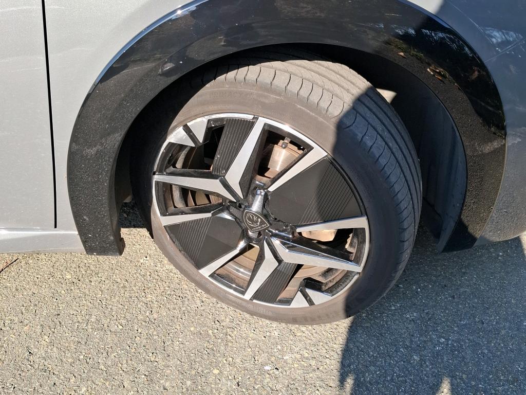 Peugeot 208 Hybrid 100 e-DCS6 GT 2025
