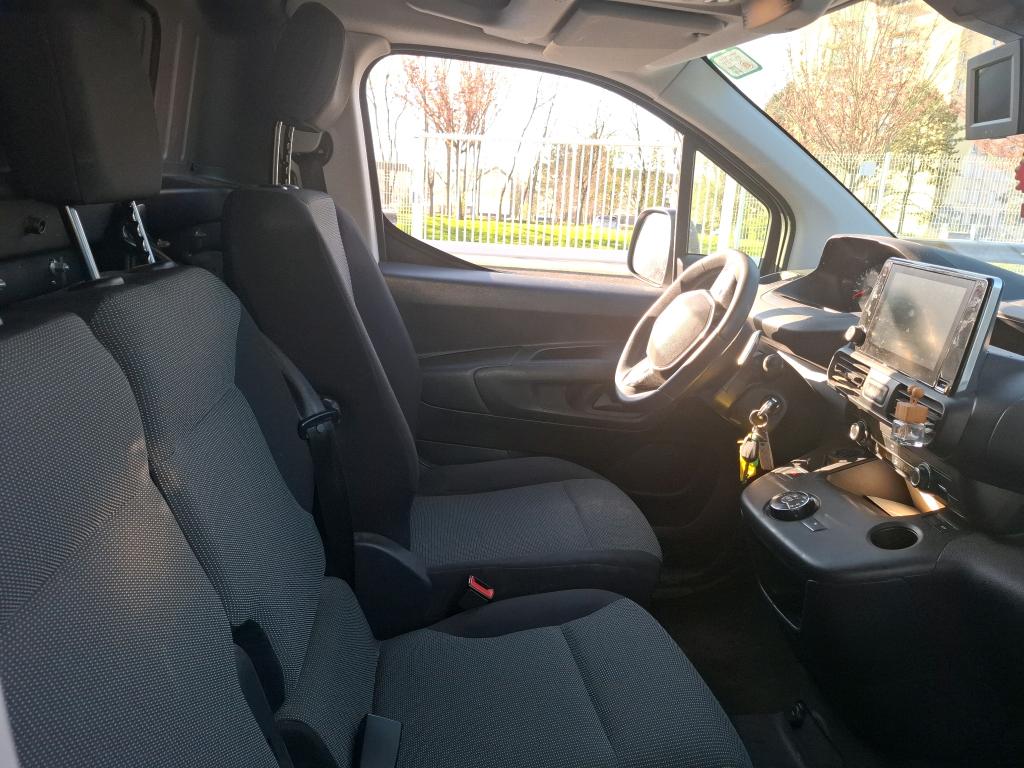 Peugeot PARTNER FOURGON STANDARD 650 KG BLUEHDI 130 S&S EAT8 ASPHALT 2021