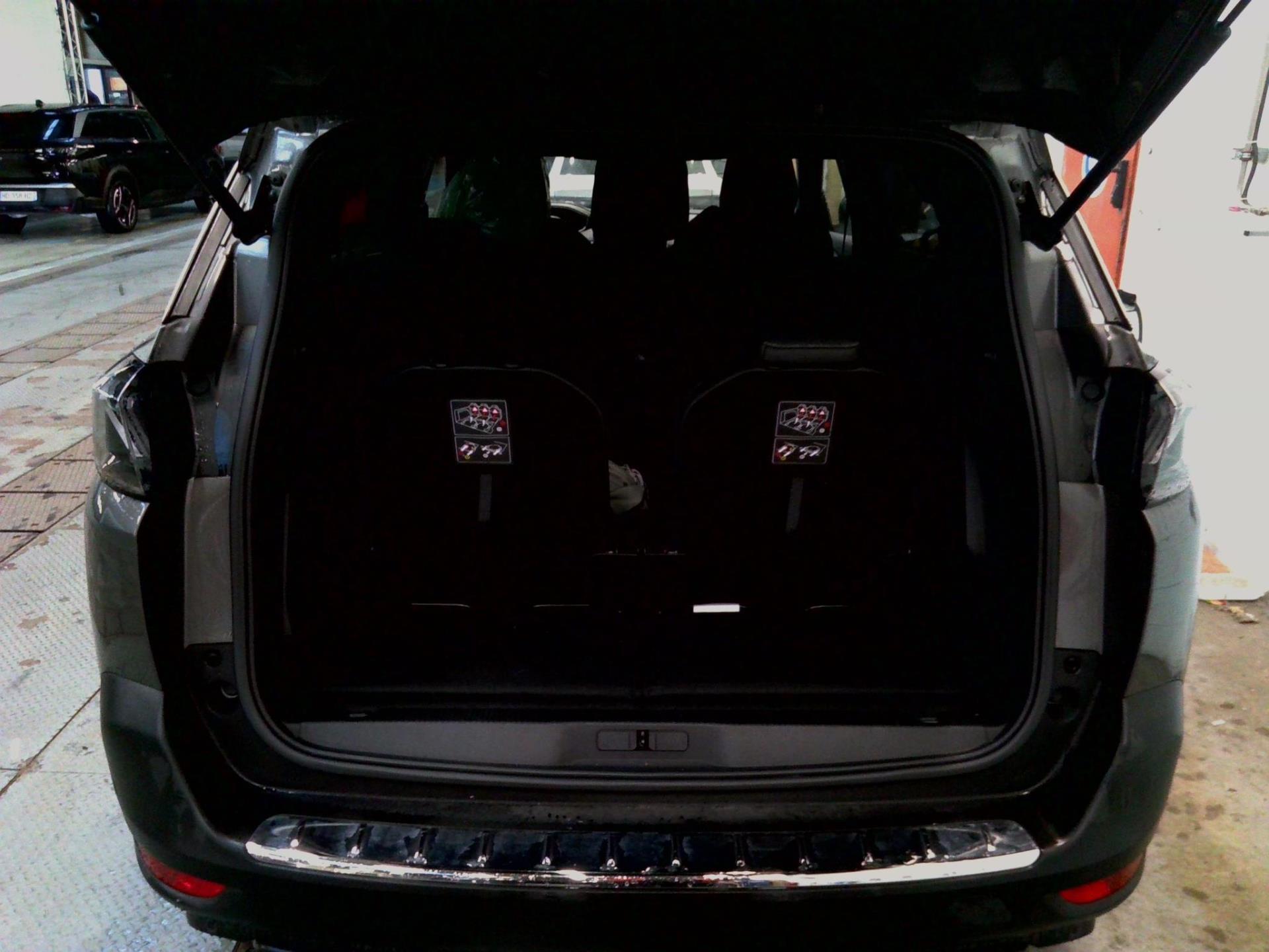 Peugeot 5008 Hybrid 136 e-DCS6 Allure Pack 2024